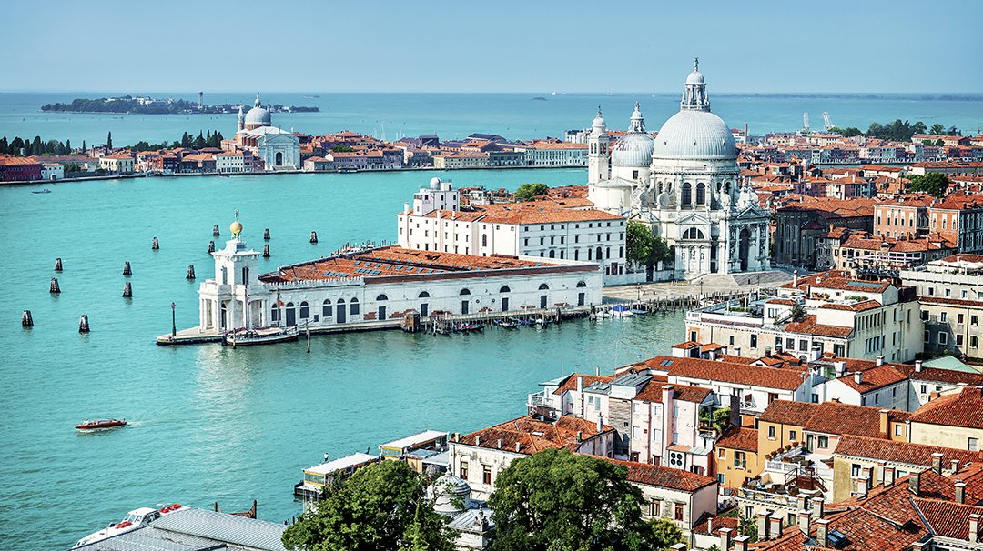 Udsigt over basilikaen og kanalerne i Venedig | MSC Cruises