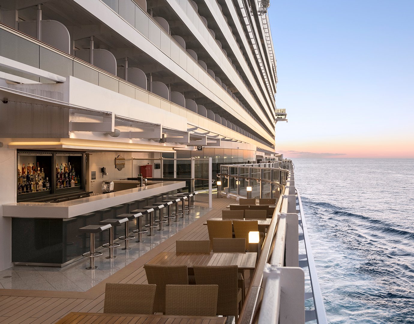 Day and Night Bars, Outdoor Bars | MSC Cruises Day and Night Bars, Outdoor Bars | MSC Cruises