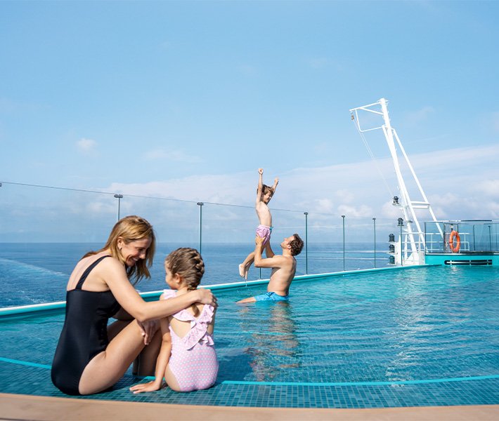 Family cruises, pool area | MSC Cruises
